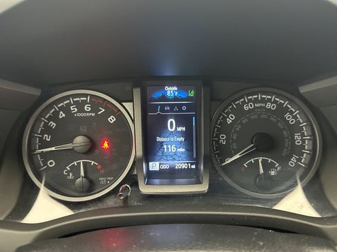 Used 2023 Toyota Tacoma TRD Sport w/ Black Out Package (TMS) AWD/4WD image 13