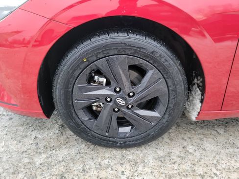 Used 2021 Hyundai Elantra SEL image 10