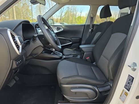 Used 2024 Kia Soul LX w/ Option Group 015 image 10