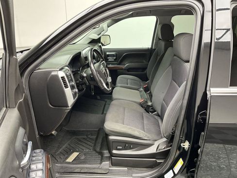 Used 2019 GMC Sierra 1500 SLE w/ SLE Value Package AWD/4WD image 3