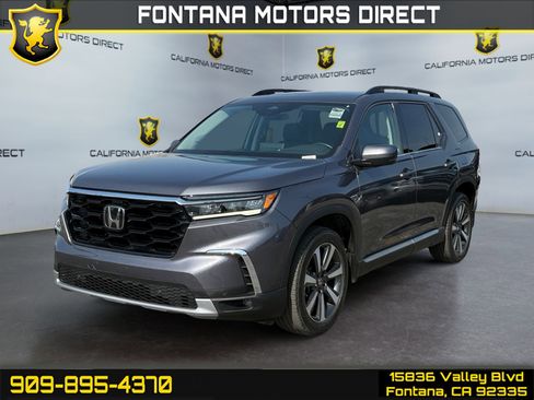 Used 2024 Honda Pilot Touring image 1