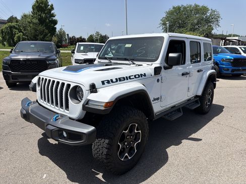 Used 2023 Jeep Wrangler Unlimited Rubicon 4xe w/ Cold Weather Group AWD/4WD image 4