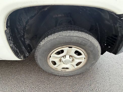 Used 2015 Toyota Tacoma Base 4x2 4dr Access Cab 6.1 ft w/ Convenience Package image 36