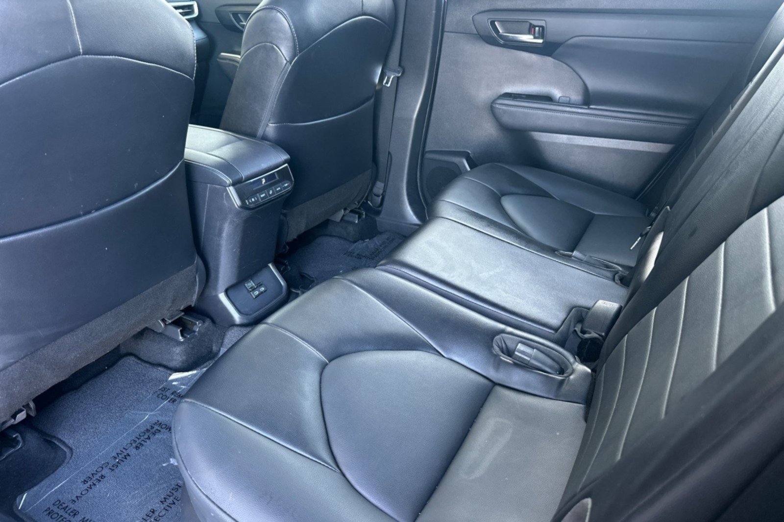 Certified 2022 Toyota Highlander XLE FWD image 11