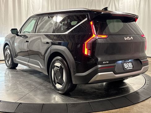 New 2026 Kia EV9 Wind AWD/4WD image 4