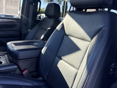 Used 2024 Chevrolet Suburban High Country image 18