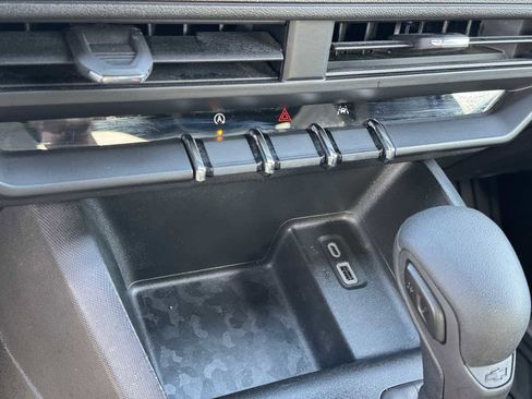 Used 2024 Chevrolet Colorado W/T image 27