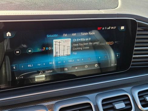 Used 2021 Mercedes-Benz GLS 580 4MATIC image 29