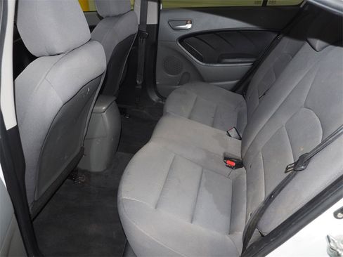 Used 2017 Kia Forte LX image 8