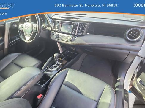 Used 2016 Toyota RAV4 SE FWD image 10