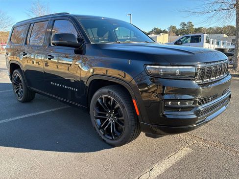 Used 2023 Jeep Grand Wagoneer Series III image 1