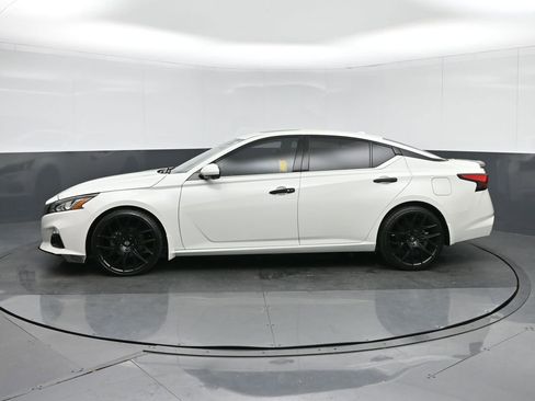 Used 2020 Nissan Altima 2.0 Platinum image 4