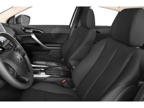 Used 2023 Mitsubishi Eclipse Cross LE image 9