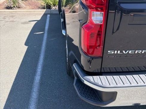 Used 2022 Chevrolet Silverado 1500 LT image 11