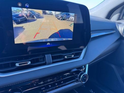 Used 2025 Chevrolet Equinox LT image 17