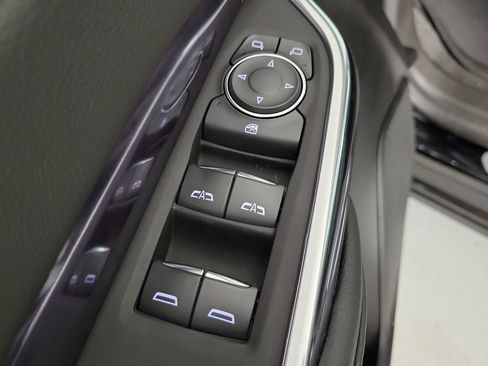 Used 2023 Cadillac XT4 Luxury w/ Cold Weather Package FWD image 16