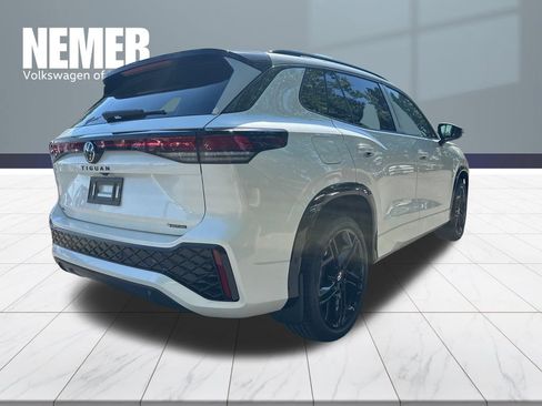 New 2026 Volkswagen Tiguan SE R-Line AWD/4WD image 4