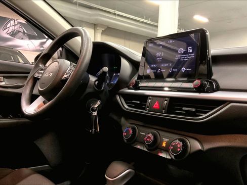 Used 2023 Kia Forte LXS image 34