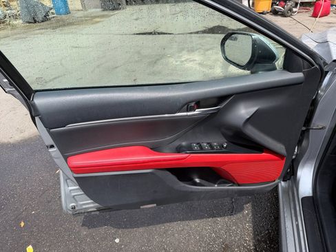 Used 2018 Toyota Camry XSE FWD image 18