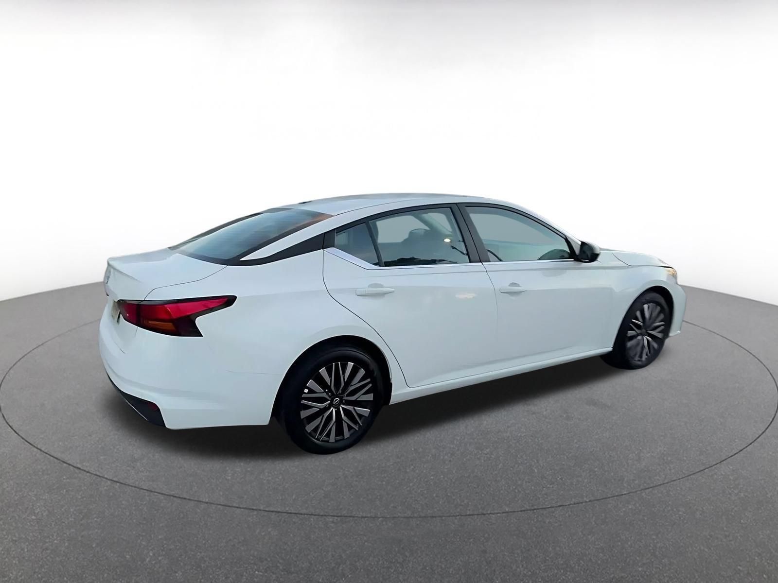Used 2026 Nissan Altima 2.5 SV FWD image 14