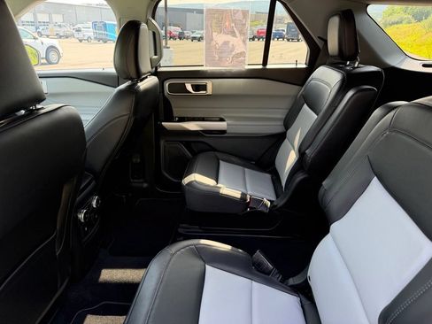 Used 2023 Ford Explorer XLT w/ Equipment Group 202A AWD/4WD image 9