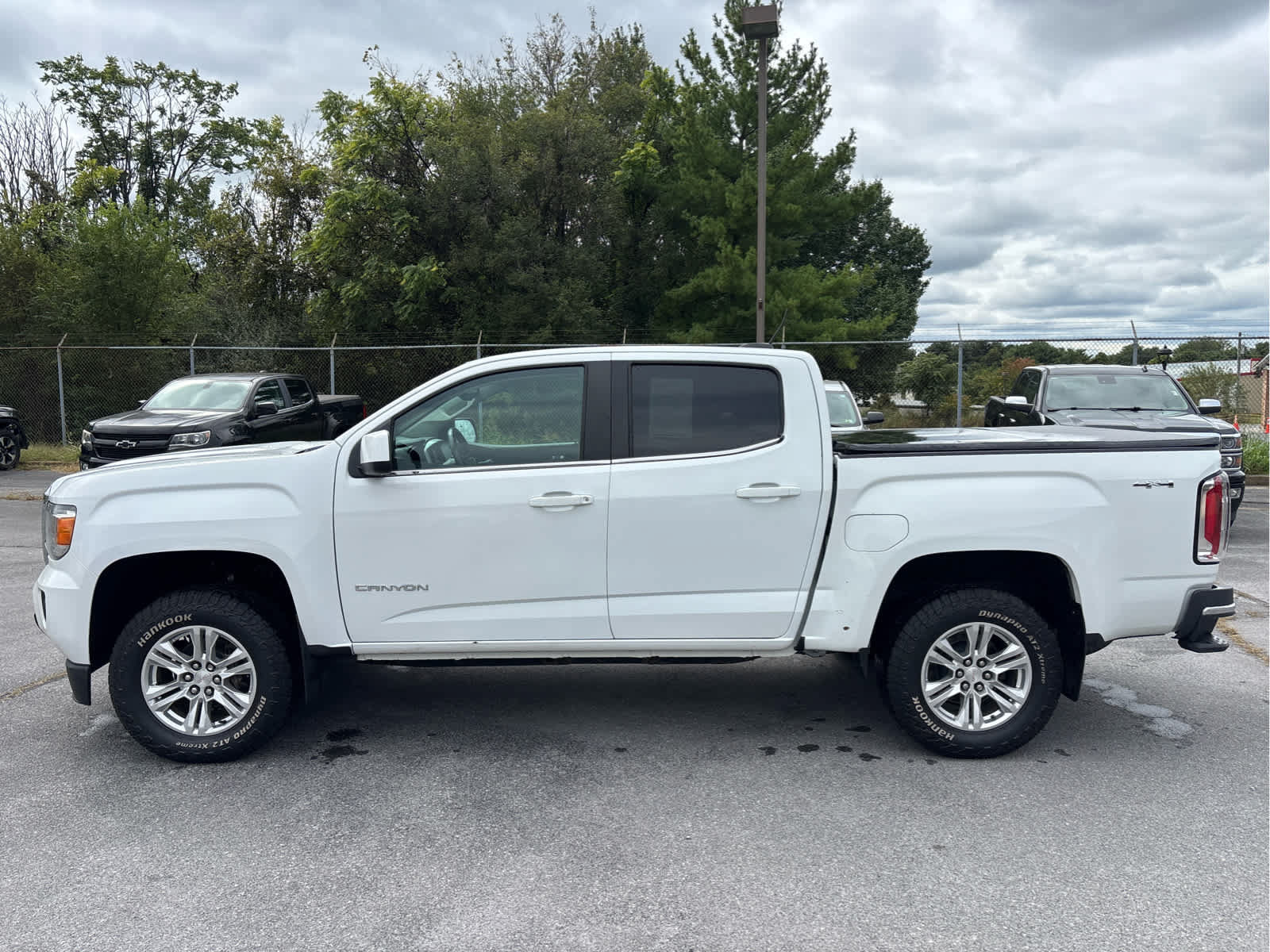 Used 2019 GMC Canyon SLE AWD/4WD image 3