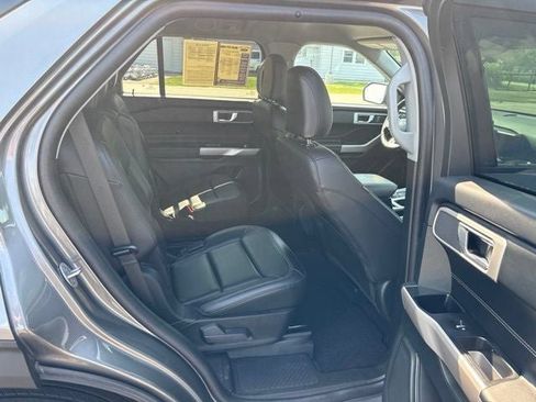 Used 2024 Ford Explorer XLT w/ Equipment Group 202A AWD/4WD image 11