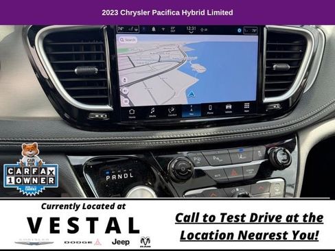 Used 2023 Chrysler Pacifica Limited w/ S Appearance Package FWD image 17