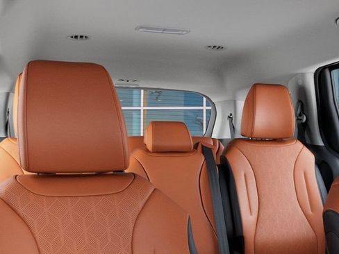 New 2026 Kia Carnival EX FWD image 28