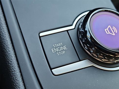 New 2025 Volkswagen Tiguan SE R-Line image 14