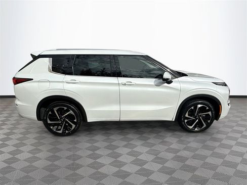 Used 2022 Mitsubishi Outlander SEL image 9