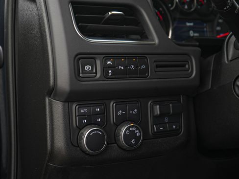 Used 2021 Chevrolet Tahoe LT w/ LT Signature Package AWD/4WD image 25