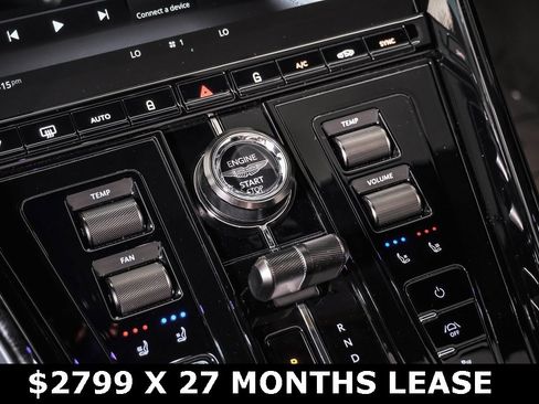 Used 2025 Aston Martin DB12 Volante image 32