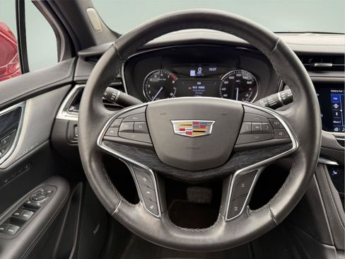 Used 2020 Cadillac XT5 Premium Luxury AWD/4WD image 12