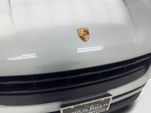Used 2022 Porsche Macan AWD/4WD image 24
