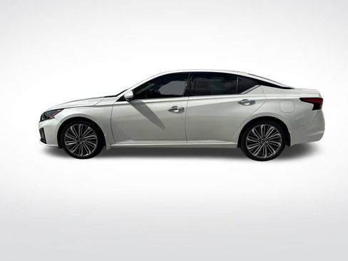 Used 2024 Nissan Altima 2.5 SL FWD image 8
