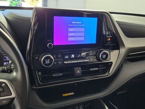 Used 2024 Toyota Highlander XLE image 30