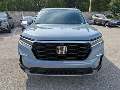 Used 2025 Honda Pilot Elite image 9