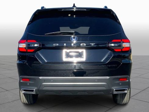 Used 2025 Honda Pilot Black Edition image 5