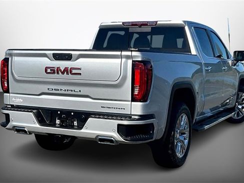 Used 2022 GMC Sierra 1500 Denali image 2