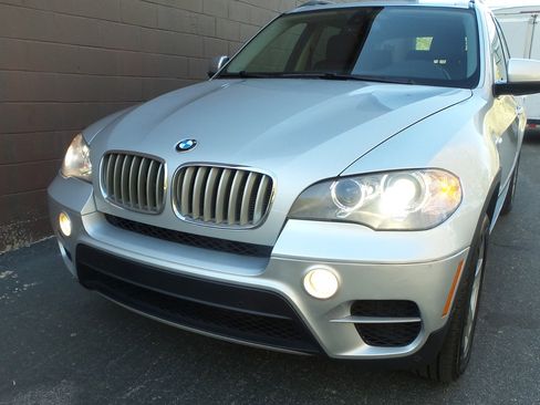 Used 2012 BMW X5 xDrive35d image 23