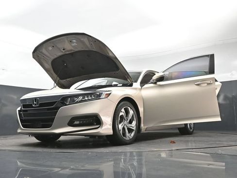 Used 2019 Honda Accord EX image 35