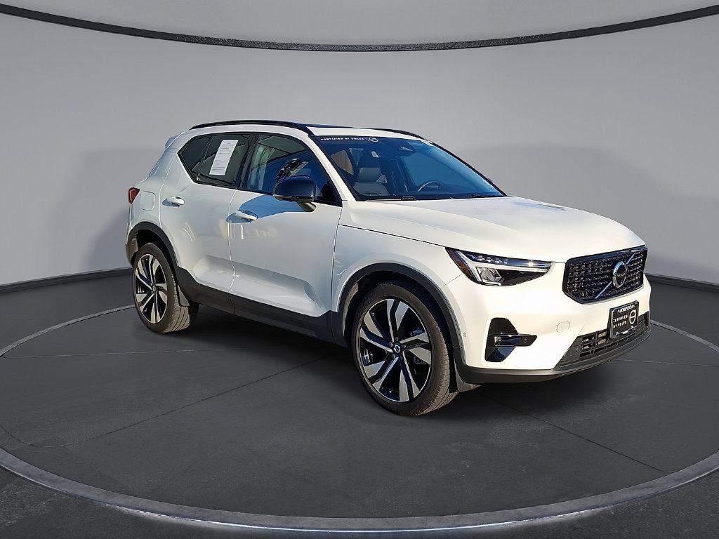 Certified 2024 Volvo XC40 B5 Plus w/ Protection Package Premier AWD/4WD image 5