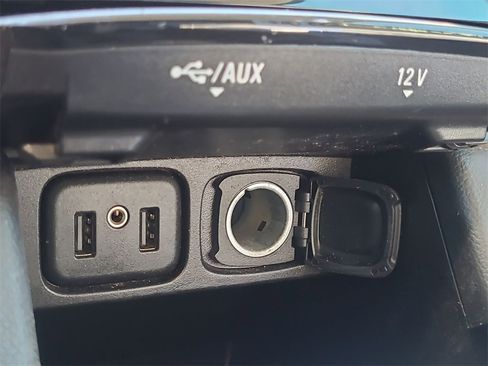 Used 2022 Buick Encore Preferred image 36