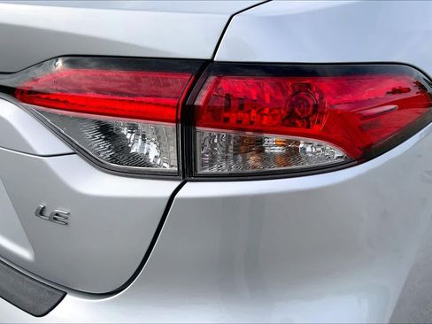 Used 2025 Toyota Corolla LE FWD image 30