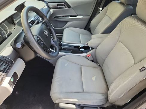 Used 2015 Honda Accord LX image 17