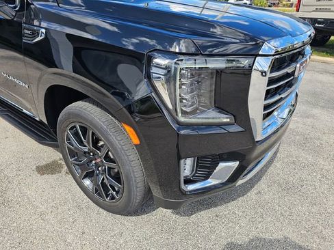 Used 2023 GMC Yukon SLT w/ SLT Premium Package AWD/4WD image 10