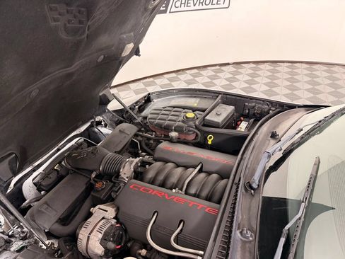 Used 1998 Chevrolet Corvette Coupe w/ Roof Pkg RWD image 18