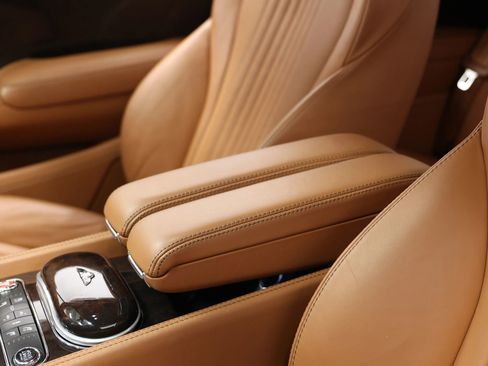Used 2016 Bentley Continental GT image 19