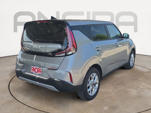 Certified 2025 Kia Soul LX w/ LX Technology Package FWD image 8